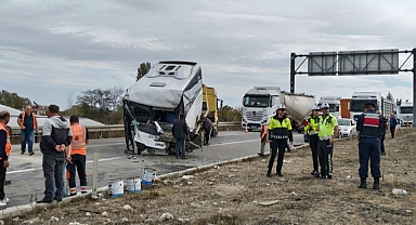 Tekirdağ’da 3 aracın karıştığı kazada 3 sürücü yaralandı