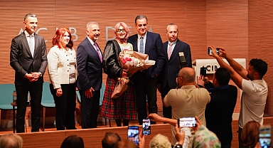 ÜNLÜ ŞARKICI HANDE YENER, MEME KANSERİNİ NASIL YENDİĞİNİ ANLATTI!