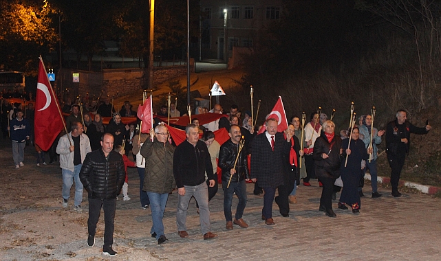 Üsküp'te 50 Metrelik Dev Türk Bayrağı ile Cumhuriyet Coşkusu