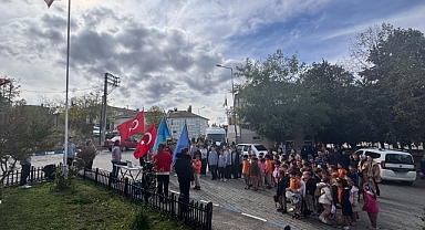 Üsküp'te Cumhuriyet Bayramı Etkinlikleri Çelenk Töreniyle Başladı