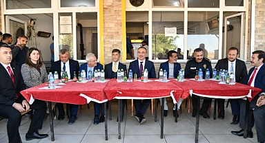 Vali Soytürk Hıdırağa Mahallesi’nde Vatandaşlarla Bir Araya Geldi