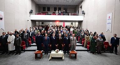 Vali Uğur Turan Konferans Programına Katıldı