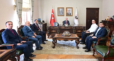 Vali Uğur Turan, TÜGVA ve Giresunlular Derneği Heyetini Makamında Ağırladı