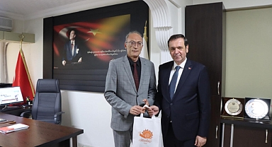 Başkan Özalp'ten Öğretmenlere Anlamlı Öğretmenler Günü Ziyareti