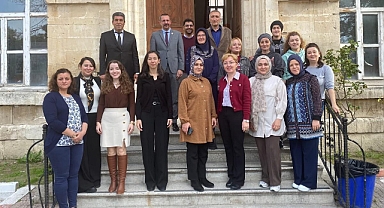 “Bir Kitap Bir Dünya” Projesine Kaymakam Özderin’den Ziyaret