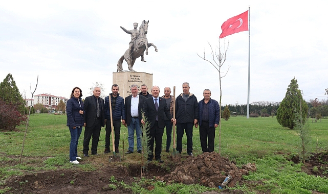 Büyükkarıştıran’da Geleceğe Nefes: Milli Ağaçlandırma Günü’nde Yeşil Bir Adım