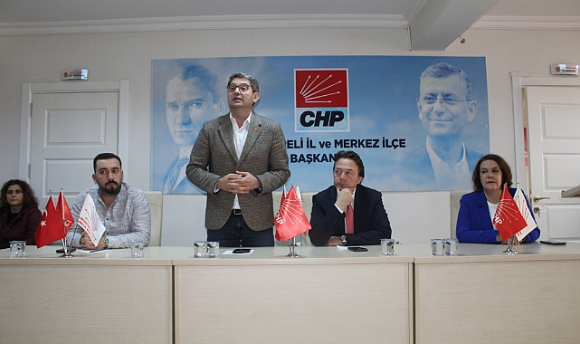 CHP'nin Geleneksel Halk Toplantısı Yoğun Katılımla Gerçekleşti