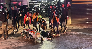 Edirne’de ‘dur’ ihtarına uymayan motosikletli, polis aracına çarptı: 2 yaralı