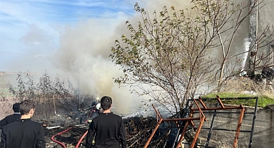 Edirne'de mobilya mağazasının deposunda yangın