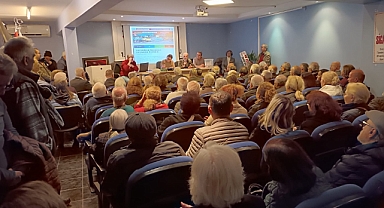 Edirne Emekliler Derneği Genel Kurulunda Skandal: Kadın Üye Bayıldı, Salon Karıştı