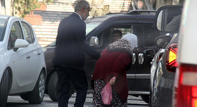 Kırklareli’nde Yaya Geçidinde İnsanlık Dersi: Yaşlı Kadına Destek