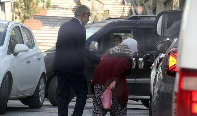 Kırklareli’nde Yaya Geçidinde İnsanlık Dersi: Yaşlı Kadına Destek