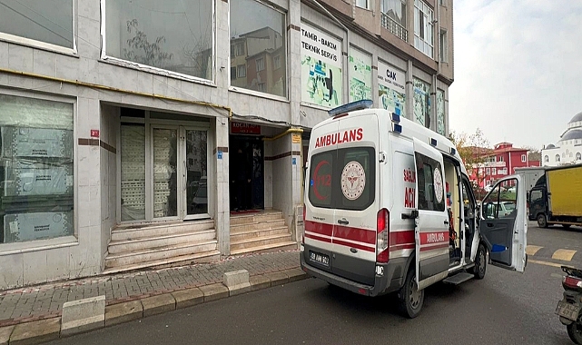 Merdivenlerden düşüp, ağır yaralandı