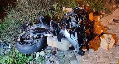 Otomobille çarpışan motosikletin sürücüsü ağır yaralandı