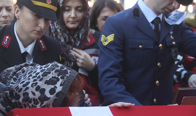 Şehit Annesinden Yürek Yakan Ağıt: “Gurbet Kuşum Uçtu Gitti”