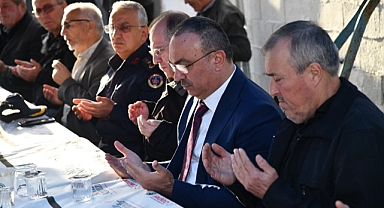 Vali Soytürk Şehit Ailesinin Acısını Paylaştı