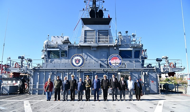 Vali Soytürk TCG Alemdar Gemisi’ni Ziyaret Etti
