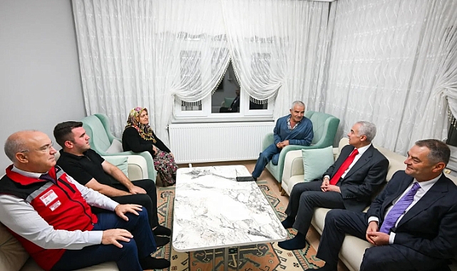 Vali Uğur Turan, Kıbrıs Gazisi Salih Bektaş'ı Ziyaret Etti