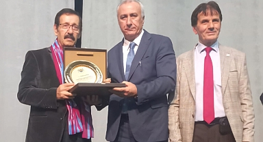 Van ve Erciş’in Gururu Ahmet Poyrazoğlu, Yılın Halk Ozanı Seçildi