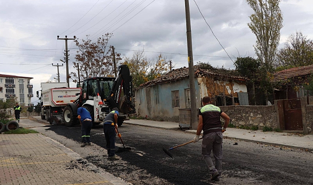 Vize Belediyesi Kışla Caddesi'nde Bakım ve Onarım Çalışmalarını Sürdürüyor