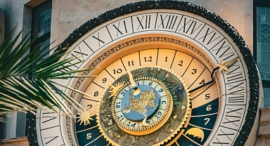 12 Aralık Cuma Burç Yorumları: Cuma Enerjisi Şansı ve Motivasyonu Bir Araya Getiriyor!