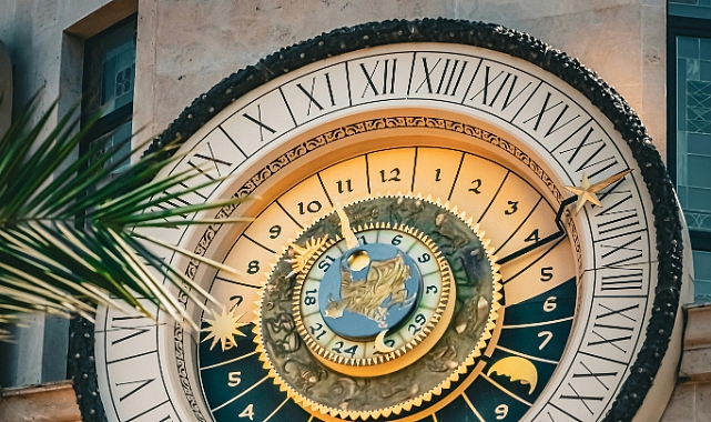 12 Aralık Cuma Burç Yorumları: Cuma Enerjisi Şansı ve Motivasyonu Bir Araya Getiriyor!