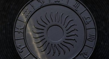 15 Aralık Pazartesi Burç Yorumları: Haftanın İlk Günü Güçlü Enerjilerle Başlıyor!