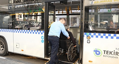 BÜYÜKŞEHİR'DEN ENGELLİLERE ÖZEL TEKNOLOJİ DESTEĞİ: ŞOFÖR VE YOLCU ARASINDA ANINDA İLETİŞİM