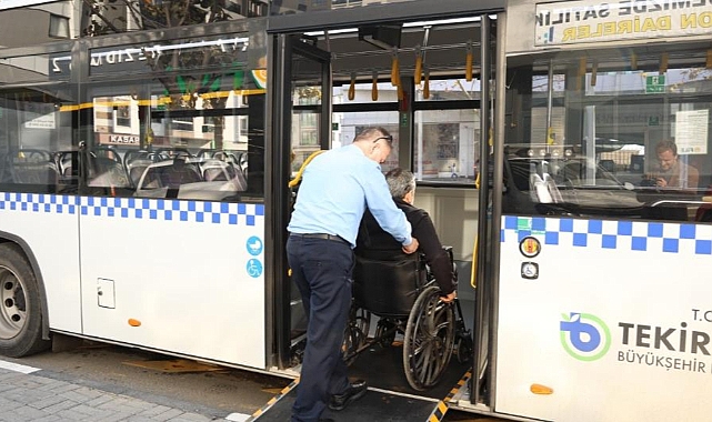BÜYÜKŞEHİR'DEN ENGELLİLERE ÖZEL TEKNOLOJİ DESTEĞİ: ŞOFÖR VE YOLCU ARASINDA ANINDA İLETİŞİM