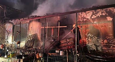 Edirne’de çiftlikte yangın; 1 ev, 2 biçerdöver ve 2 otomobil yandı