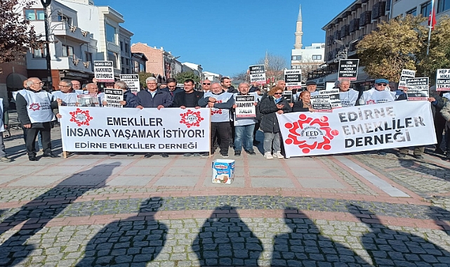 Emekliler Saraçlar Caddesi'nde Geçim İsyanı Yükseltti