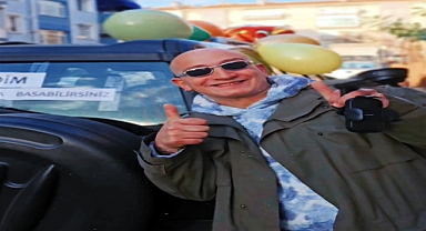 Kanseri yenen mimar, sevincini trafikte korna çalarak kutladı