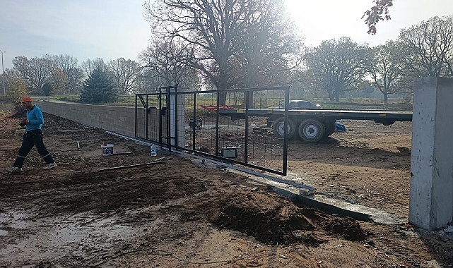 Kavaklı'da Mezarlık ve Spor Kompleksi Çalışmaları Hızla İlerliyor