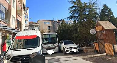 Kırklareli Ara Sokaklarında Hatalı Park Sorunu Büyüyor