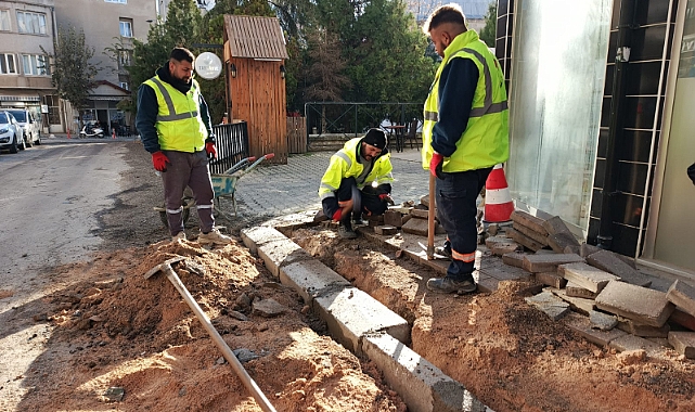 Kırklareli Belediyesi Yayla Caddesi'nde Kaldırım Düzenlemesi Yaptı