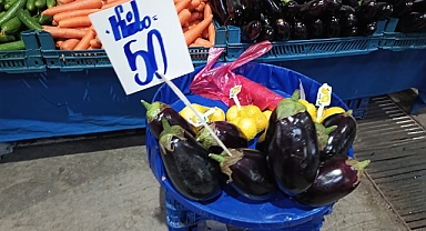 Kırklareli Pazarlarında Baston Patlıcan Dikkat Çekiyor