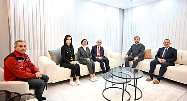 Kırklareli Valisi Uğur Turan'dan Genç Çifte Anlamlı Ziyaret