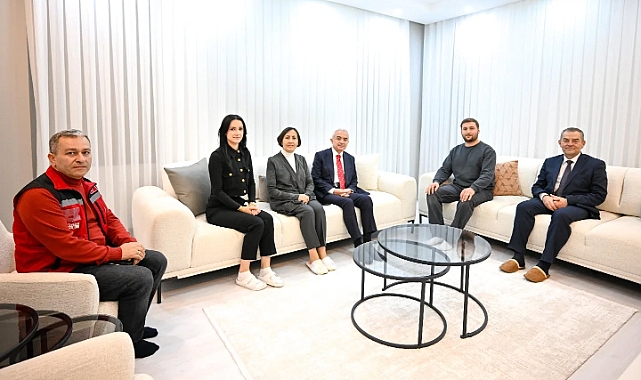 Kırklareli Valisi Uğur Turan Genç Çiftin Sevincine Ortak Oldu