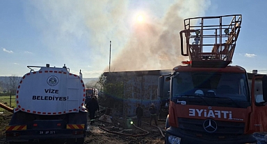 Kışlacık Köyü'nde Talaş Depo Yangını Korkuttu