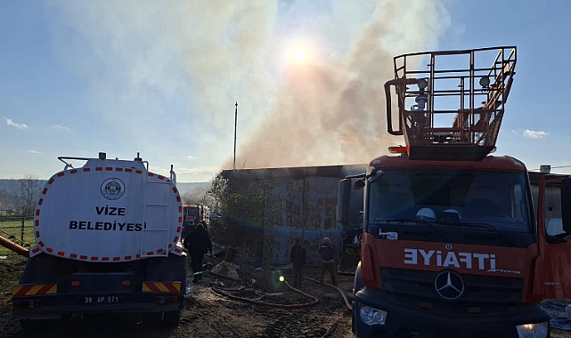 Kışlacık Köyü'nde Talaş Depo Yangını Korkuttu