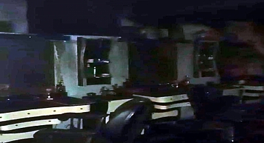 Kuaför dükkanı yangında kullanılamaz hale geldi