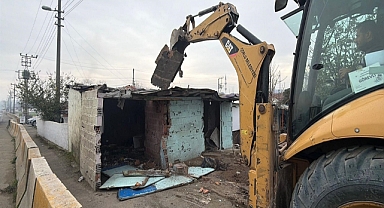 Narkotik olaylarıyla anılan 'Kore Mahallesi'nde 70 metruk bina yıkıldı