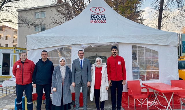 Pınarhisar Kaymakamı Enver Özderin'den Kızılay Kan Toplama Çadırına Ziyaret