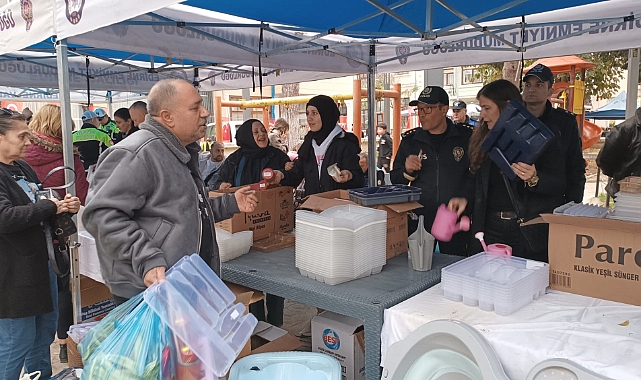 Polis Parkı'nda Dayanışma Rüzgârı Esti