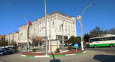 Sarı Saltuk Heykeli Belediye Ekiplerince Yeniden Onarıldı