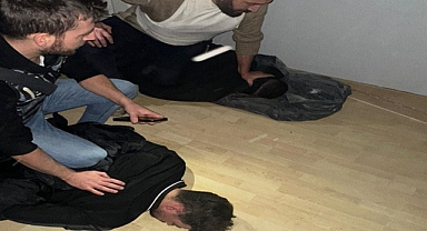 Tekirdağ'da hapis cezasıyla aranan iki hükümlü saklandıkları çatı katında yakalandı