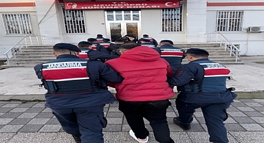 Yurt dışına kaçmak isterken yakalanan 5 Türk tutuklandı