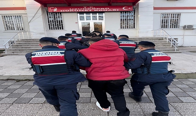 Yurt dışına kaçmak isterken yakalanan 5 Türk tutuklandı