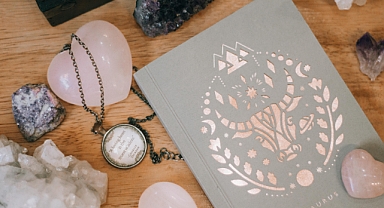 9 Ocak 2026 Cuma Burç Yorumları: Haftanın Son İş Gününde Gökyüzü Sürprizlere Açık! 