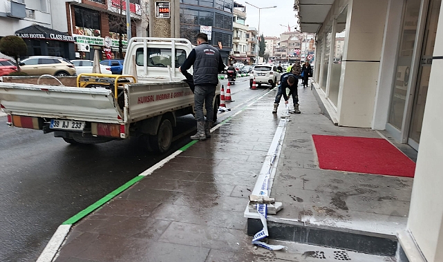 Belediye Önünde Kaza Sonrası Harekete Geçildi